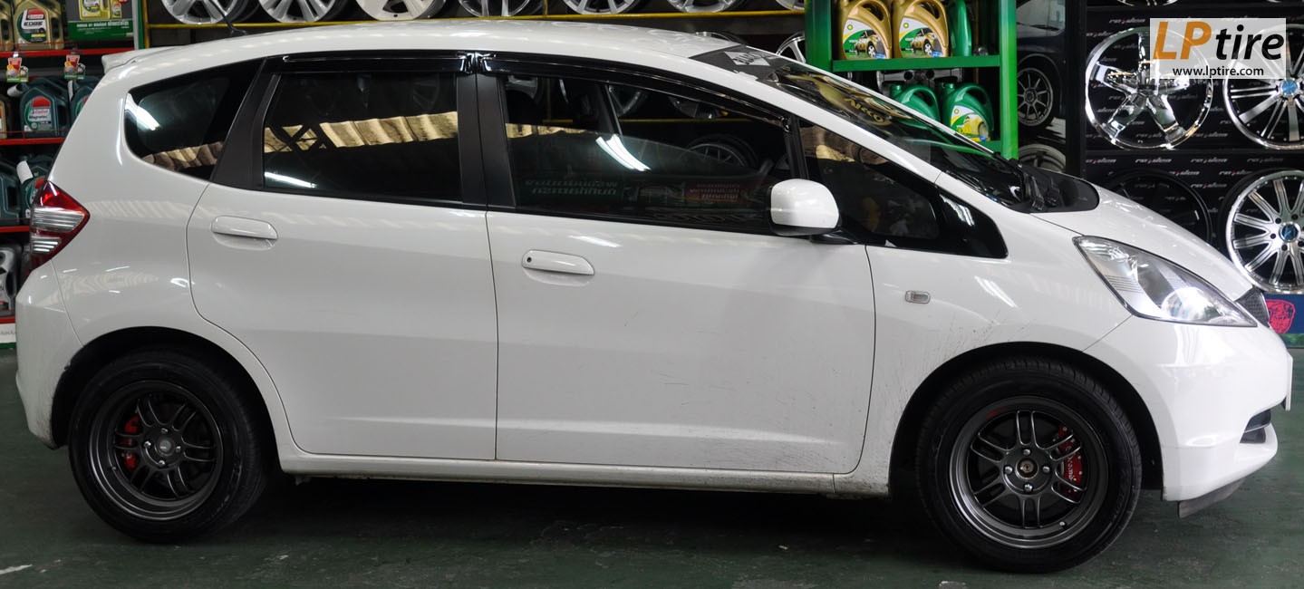 Honda Jazz + ล้อแม็กลาย RPF1 15นิ้ว สีเทา + ยาง DUNLOP LM703 195/55-15