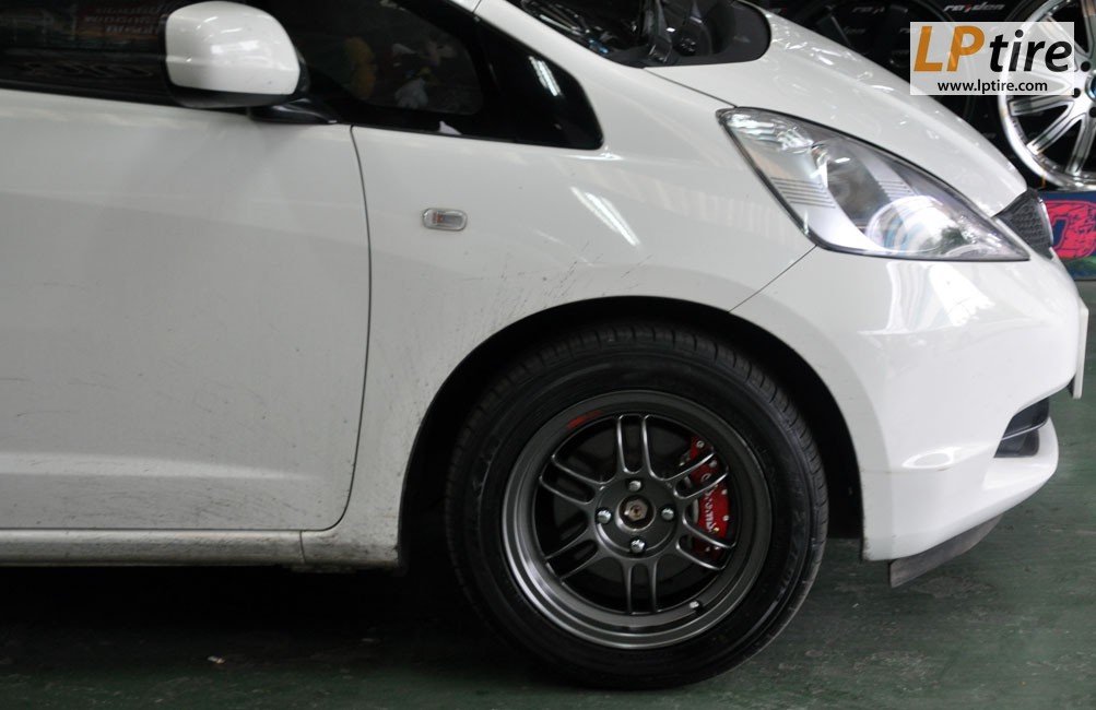 Honda Jazz + ล้อแม็กลาย RPF1 15นิ้ว สีเทา + ยาง DUNLOP LM703 195/55-15