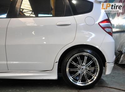 Honda Jazz + เเม็ก SSW ลาย WORK 17นิ้ว สีดำหน้าเงา + ยาง DUNLOP LM703 205/45R17