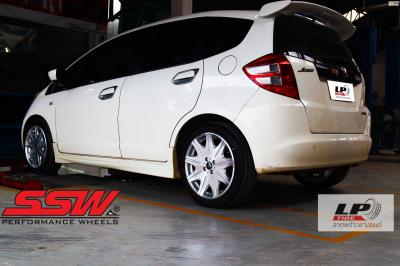 #HONDA#JAZZ จัดล้อแม็ก #SSW#S048 17x7 ET42 4x100 พร้อมยาง YOKOHAMA AE51 205/45-17 งดงามลายดอก สวยลงตัว ขอบคุณ