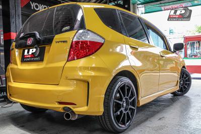 รถ -HONDA JAZZ ล้อแม็ก - MOMO H709 RUSH ดำด้าน ขอบ - 17x7.5 ET40 4x100 ยาง - YOKOHAMA ES32 เบอร์ - 205/45-17