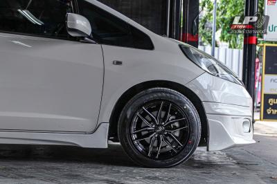 รถ - HONDA JAZZ ล้อแม็ก - LENSO JAGER QUINTA ดำเงามิ่งลิ่งก้านเงิน ขอบ - 15x7 ET35 4x100 ยาง - YOKOHAMA V552 เบอร์ - 195/55-15