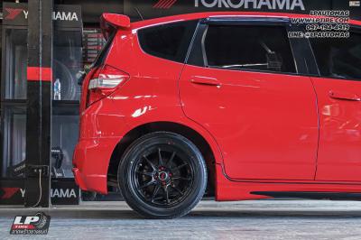 รถ - HONDA JAZZ ล้อแม็ก - RAYS28N ดำเงา สเปค - 15x7 ET35 4x100 ยาง - ALLIANCE AL30 030Ex
เบอร์ - 195/55-15 น็อตล้อ L30 12X1.5 (แดงขอบดำ)