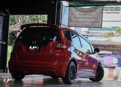 รถ - HONDA JAZZ ล้อแม็ก - RAYS28N ดำเงา สเปค - 15x7 ET35 4x100 ยาง - ALLIANCE AL30 030Ex
เบอร์ - 195/55-15 น็อตล้อ L30 12X1.5 (แดงขอบดำ)