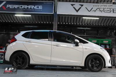 รถ - HONDA JAZZ ล้อแม็ก - ENKEI SC57 ดำด้าน สเปค - 15x7 ET35 4x100 ยาง - ALLIANCE AL30 030Ex
เบอร์ -195/55-15