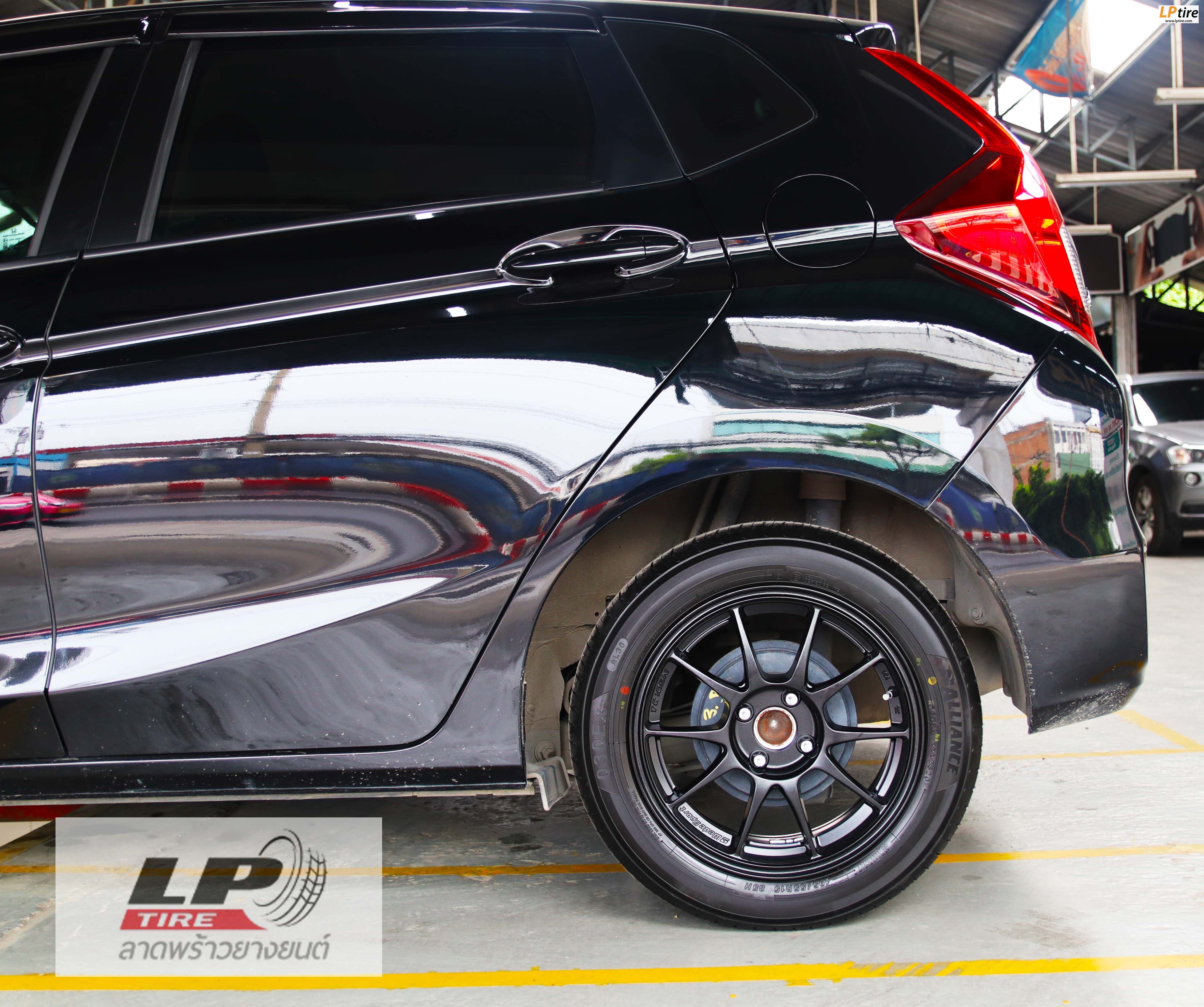 HONDA JAZZ จัดล้อแม็กโปรพร้อมยาง  KPS APEX ZX113 TC105N 15x7 ET35 4x100 ดำด้าน คู่ยาง  ALLIANCE 030Ex MADE IN JAPAN 195/55-15 สวยลงตัว