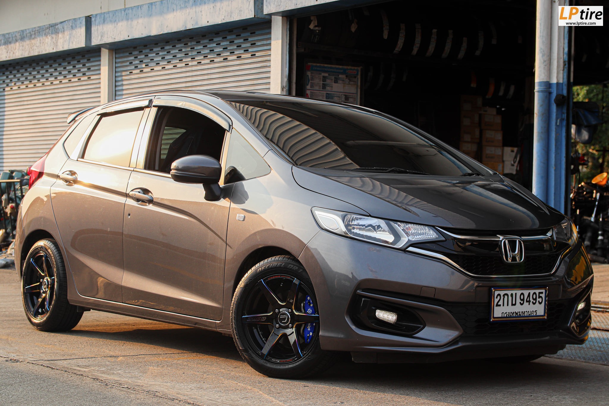 HONDA JAZZ จัดล้อแม็ก COSMIS INNERLINE.S1(9929) 15x7นิ้ว 4x100 ET30 เรนโบไทเทเนียม
#FlowForming