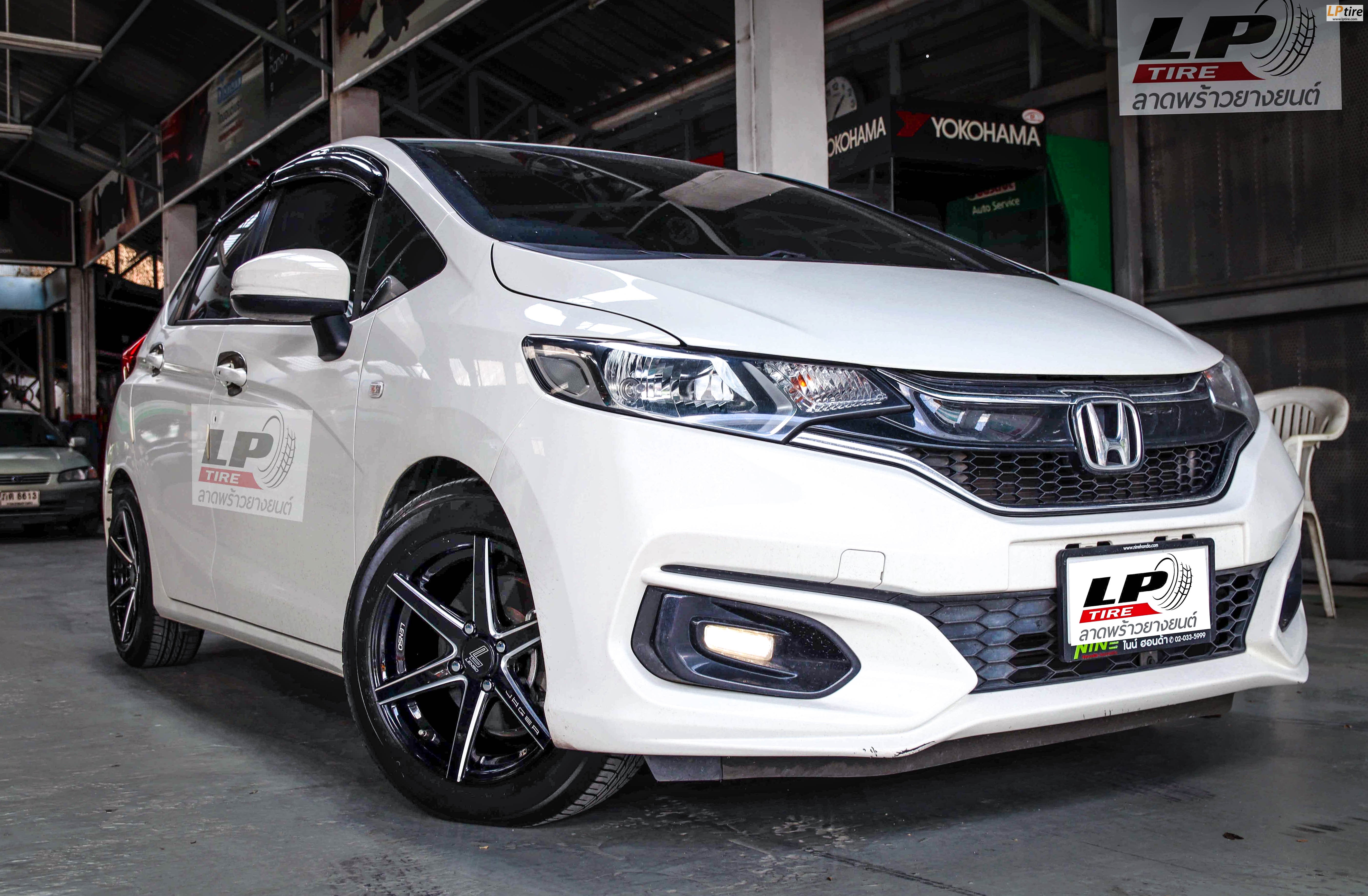 รถ - HONDA JAZZ GK ล้อแม็ก - LENSO JAGER-CRAFT สีดำขลิบเงิน สเปค - 15x7 4x100 ET35 รัดยาง - MAXXIS MA-P3 เบอร์ - 185/60-15