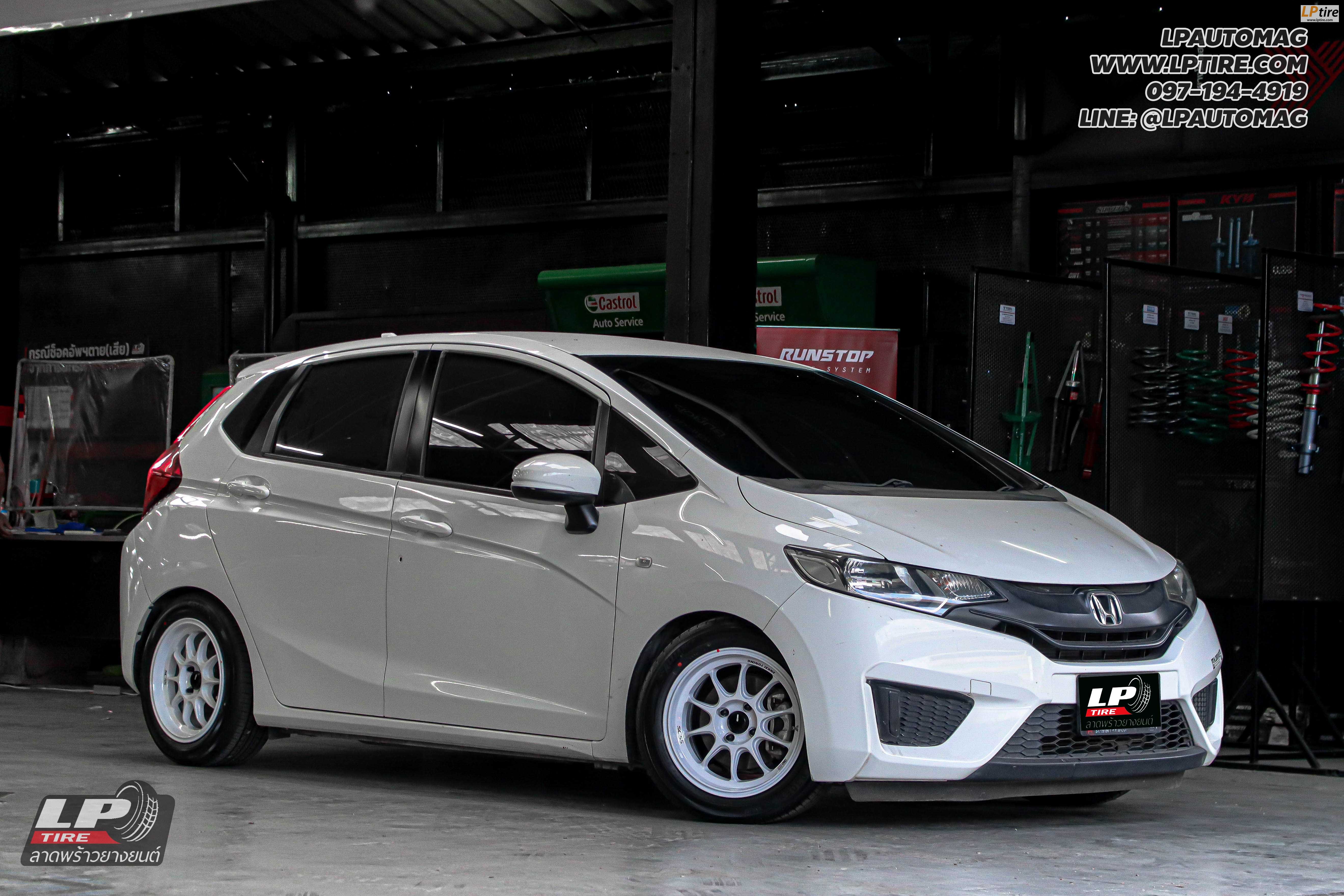 รถ - HONDA JAZZ ล้อแม็ก - ENKEI SC55 ขาว สเปค - 15x7 ET28 4x100 ยาง - ALLIANCE AL30 030Ex
เบอร์ - 195/55-15