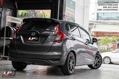รถ - HONDA JAZZ ล้อแม็ก - LENSO Jager Dyna HB สเปค - 16x7 ET35 4x100 รัดยาง - YOKOHAMA ES32
เบอร์ - 195/55-16