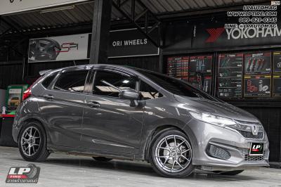 รถ - HONDA JAZZ ล้อแม็ก - LENSO Jager Dyna HB สเปค - 16x7 ET35 4x100 รัดยาง - YOKOHAMA ES32
เบอร์ - 195/55-16