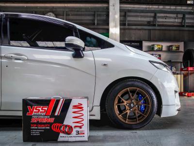 
HONDA JAZZ GK จัดล้อแม็ก #LENSO RACE-3 15x7.5 ET35 4x100 #สีน้ำตาลไหม้ คู่ยางยนต์ HANKOOK K-120 195/55-15


พร้อมจัดสปริงโช๊คอัพ #YSS HONDA JAZZ + ฝาครอบ #BREMBO สีน้ำเงิน สวยงามลงตัวครับ
