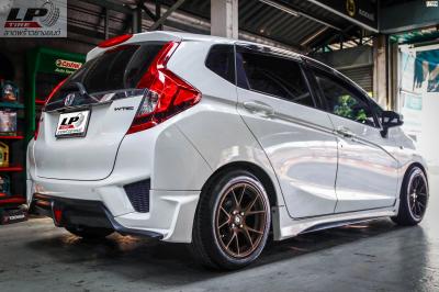 
HONDA JAZZ GK จัดล้อแม็ก #LENSO RACE-3 15x7.5 ET35 4x100 #สีน้ำตาลไหม้ คู่ยางยนต์ HANKOOK K-120 195/55-15


พร้อมจัดสปริงโช๊คอัพ #YSS HONDA JAZZ + ฝาครอบ #BREMBO สีน้ำเงิน สวยงามลงตัวครับ
