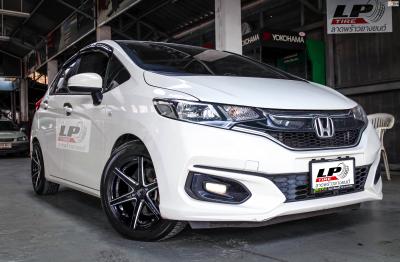 รถ - HONDA JAZZ GK ล้อแม็ก - LENSO JAGER-CRAFT สีดำขลิบเงิน สเปค - 15x7 4x100 ET35 รัดยาง - MAXXIS MA-P3 เบอร์ - 185/60-15