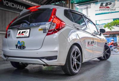 รถ - HONDA JAZZ GK ล้อแม็ก - LENSO JAGER-CRAFT สีดำขลิบเงิน สเปค - 15x7 4x100 ET35 รัดยาง - MAXXIS MA-P3 เบอร์ - 185/60-15