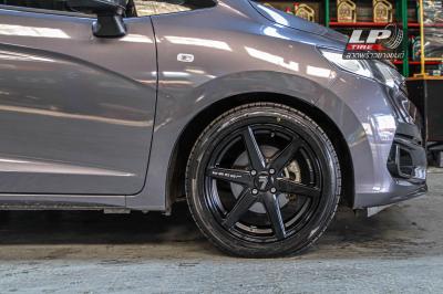 รถ - HONDA JAZZ ล้อแม็ก - LENSO Jager Craft ดำด้าน สเปค - 16x7 ET36 4x100 รัดยาง -FALKEN ZE914
เบอร์- 195/50-16