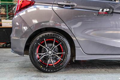 รถ - HONDA JAZZ ล้อแม็ก - INFERNO 7114 ดำอันเดอร์คัตแดงก้านเงิน สเปค - 15x7 ET38 4x100
รัดยาง - YOKOHAMA A-DRIVE AA01 เบอร์ - 195/55-15