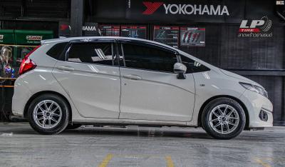 รถ - HONDA JAZZ ล้อแม็ก - LENSO JAGER NOVA เงินด้าน ขอบ - 15x7 ET35 4x100 ยาง -MICHELIN PRIMACY 4 เบอร์ - 195/60-15