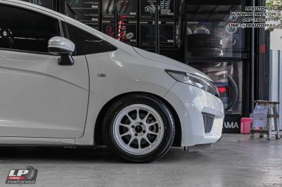 รถ - HONDA JAZZ ล้อแม็ก - ENKEI SC55 ขาว สเปค - 15x7 ET28 4x100 ยาง - ALLIANCE AL30 030Ex
เบอร์ - 195/55-15