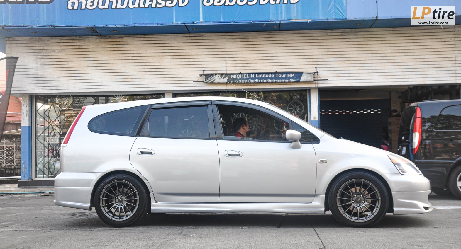 HONDA STREAM จัดล้อ RS05 SSW 17x8 +35 เทากัน