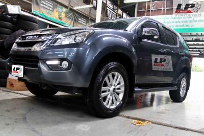 


รถ - ISUZU   MU-7  ล้อแม็ก - ISUZU MU-X สีHS สเปค - 18x7.0 6x139.7 ET33 รัดยาง - DUNLOP DUNLOP AT25 เบอร์ - 265/60R18


