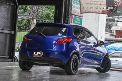 รถ - MAZDA 2 ล้อแม็ก - ENKEI SC56 ดำขลิปน้ำเงิน ขอบ - 15x7 ET28 4x100 ยางเดิม - YOKOHAMA V701
เบอร์ - 195/55-15