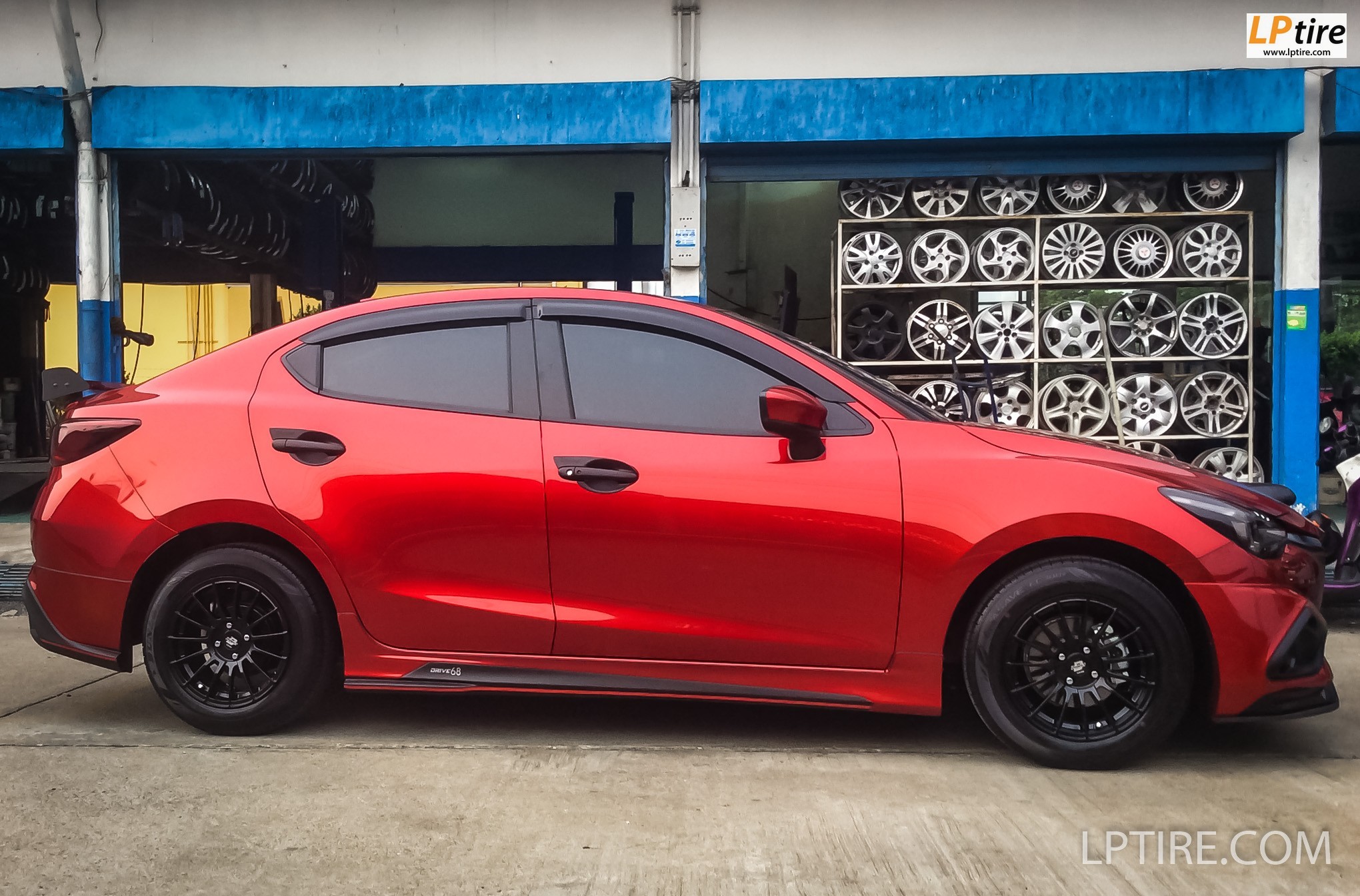 Mazda 2 + แม็ก Lenso Project D R05 ขอบ 15นิ้ว สีดำด้าน