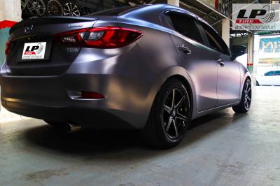 #MAZDA 2 เสริมหล่อสีสวยลงตัว จัดแม็ก #LENSO Jager Craft 16x7 ET35 4x100 #ดำมิลลิ่งก้านเงิน พร้อมยาง YOKOHAMA V552 205/55-16 สวยงามลงงตัวครับ 