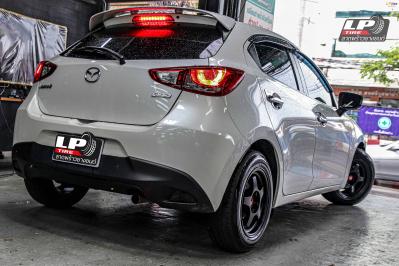 รถ - MAZDA 2 ล้อแม็ก - LENSO 90B VERSION 2 ดำด้าน ขอบ - 15x7 ET33 4x100 ยางเดิม - BRIDESTONE
เบอร์ - 185/65-15