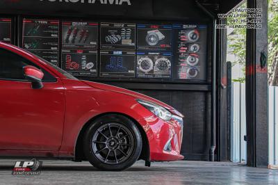 รถ -MAZDA 2 ล้อแม็ก - LENSO CLIMAX (90C) สเปค - 15x7 ET33 4x100 ยาง - LENSO D-1CS
เบอร์ - 195/55-15