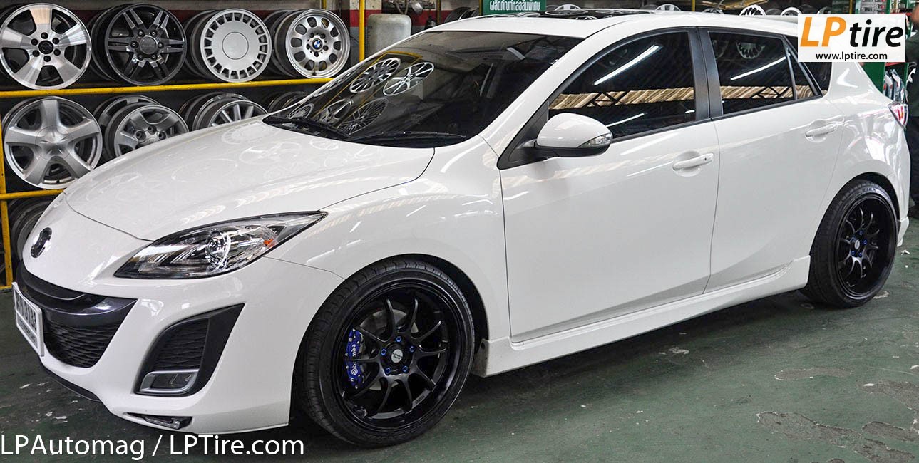 Mazda 3 + แม็กนอกลาย ADVAN RZ-DF 18นิ้ว สีดำด้าน + ยาง FALKEN ZE522 225/40-18