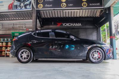 MAZDA 3 BP ล้อแม็ก LENSO JAGER DYNA สี Hyper Silver 16x7 ET35 5x114.3 รัดยาง YOKOHAMA BluEarth-GT AE51 205/60-16 (ยางเดิม)