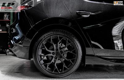 รถ - MAZDA 3 ล้อแม็ก - VAGE VF03 Alumite Black สเปค - 18x8.5 ET35 5x112-5x114.3 ยาง - YOKOHAMA V552 Advan DB (JAPAN) เบอร์ - 215/45-18