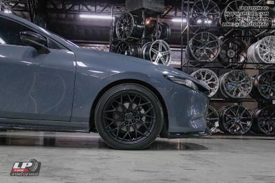 รถ - MAZDA 3 ล้อแม็ก - VAGE VF032 Alumite Black สเปค - 18x8.5 ET35 5x112-5x114.3 ยาง - YOKOHAMA เบอร์ - 215/45-18