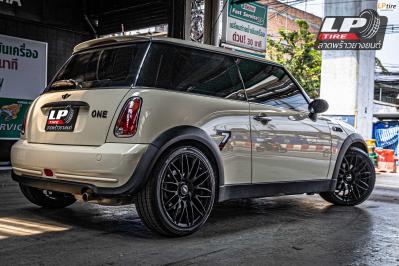 รถ - MINI ONE ล้อแม็ก - MGW MF-1024 ดำด้าน สเปค - 17x7 ET42 4x100 รัดยาง - YOKOHAMA ES32
เบอร์- 205/45-17