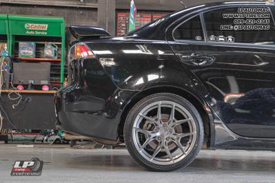 รถ -MITSUBISHI LANCER ล้อแม็ก - VAGE VF04 SILVER TITANIUM/BRUSH สเปค - 18x8.5 ET35 5x112-5x114.3 ยาง - ALLIANCE AL30 030Ex เบอร์ - 225/40-18