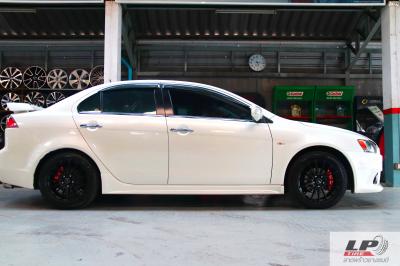 #MITSUBISHI#Lancer จัดแม็ก #ADVANTI#INIZIO 17x7.5 ET45 5x114.3 #ดำด้าน พร้อมยาง DEESTONE R702 215/45-17 +ฝาครอบ BREMBO สีแดง