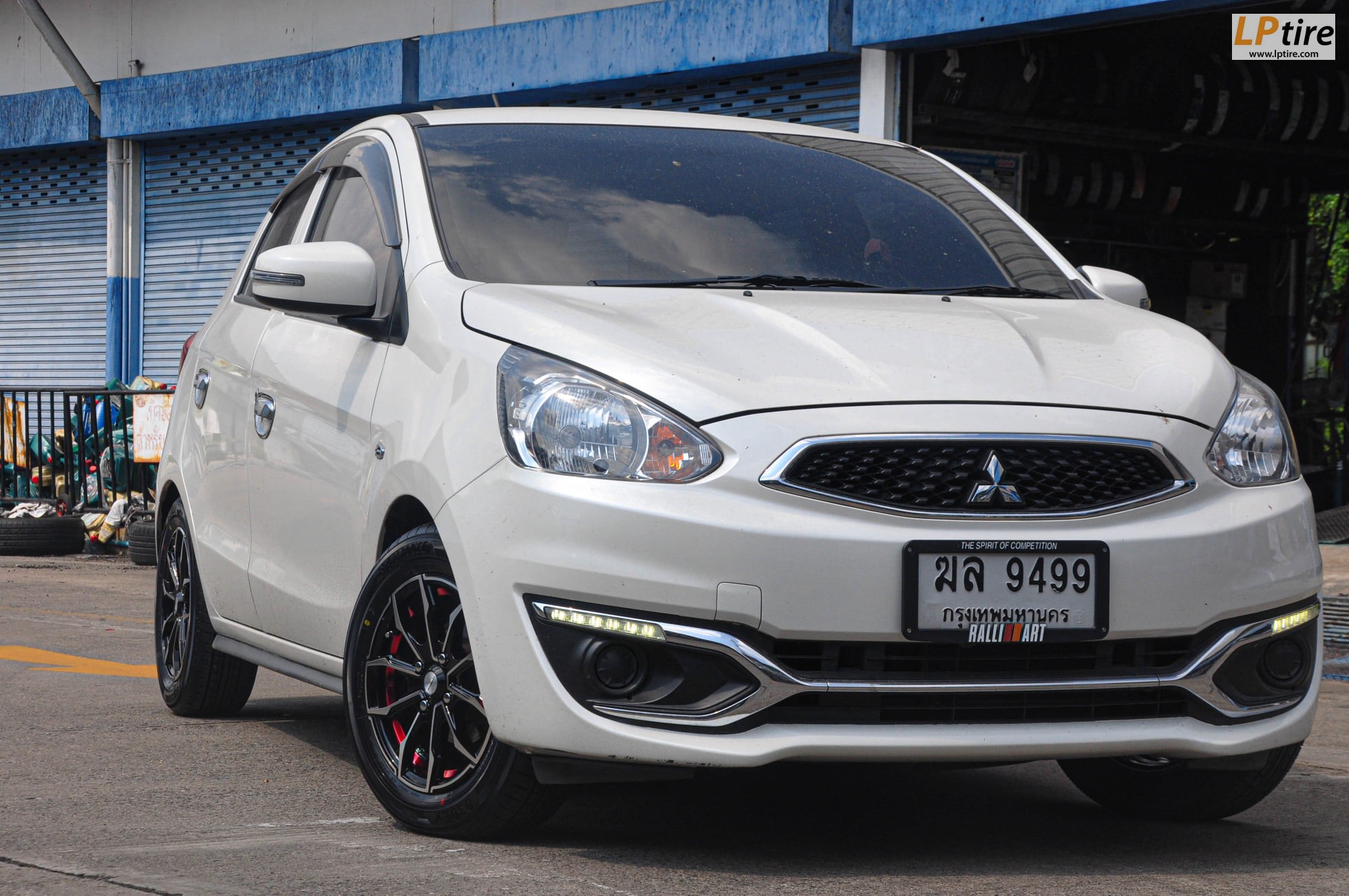 MITSUBISHI MIRAGE มาจัดล้อ ล้อแม็ก INFERNO 0847
14x5.5นิ้ว 4x100 ET35 ดำด้านอันเดอร์คัตแดง พร้อมยาง 3 แถม 1
175/65R14 ALLIANCE AL30 MADE IN JAPAN (by YOKOHAMA) ปี20 ราคาโปรโมชั่นสุดๆ