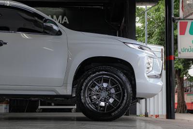 รถ - MITSUBIISHI PAJERO ล้อแม็ก - VAGE VF04 SUV DABK GM FLAT สเปค - 18x9 ET15 6x139.7 ยาง - YOKOHAMA G015 เบอร์ - 265/60-18