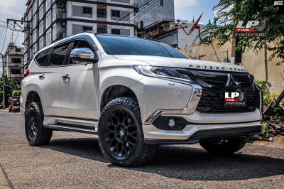 รถ - MITSUBISHI PAJERO ล้อแม็ก - MOMO H815 REVENGE SUV ดำด้าน ขอบ - 18x8 ET10 6x139.7 ยางเดิม - FUEL GRIPPER เบอร์ - 265/60-18