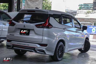 รถ - MITSUBISHI XPANDER ล้อแม็ก - ENKEI SC49(MQ39) ดำด้าน สเปค - 17x7.5 ET42 5x114.3
ยาง - YOKOHAMA V552 เบอร์ - 215/50-17 น็อตล้อ 7 เหลี่ยม 12x1.5