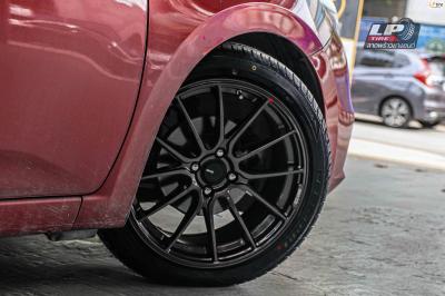 รถ - NISSAN ALMERA N18 ล้อแม็ก - ENKEI SC48 Hyper Dark สเปค - 17x7.5 ET38 4x100
รัดยาง - DEESTONE R702 เบอร์ - 215/45-17