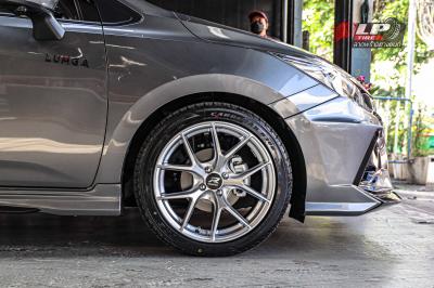 รถ - NISSAN ALMERA N18 ล้อแม็ก - EmotionR FRE BY LENSO สเปค - 17x7.5 ET35 4x100 รัดยาง - DEESTONE R702 เบอร์ - 215/45-17