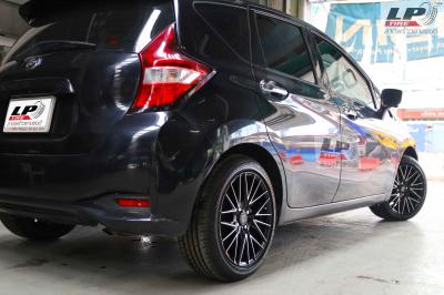 รถ - NISSAN NOTE ล้อแม็ก - LENSO SPIRIT AKIRAสีดำหน้าเงา สเปค - 16x7.0 4x100 ET38 รัดยาง - MAXXIS HP5 เบอร์ - 195/50R16