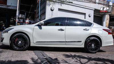 รถ - NISSAN TEANA III ล้อแม็ก - VOSSEN 8120F (VFS-2) ดำด้าน สเปค - 18x8 ET35 5x114.3
สเปค - 18x9 ET35 5x114.3 รัดยาง - DEESTONE R702 เบอร์ - 225/45-18