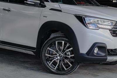 รถ - SUBARU XL7 ล้อแม็ก - SSW S185 ดำหน้าเงา สเปค - 17x7.5 ET42 5x114.3 ยาง - YOKOHAMA V552
เบอร์ - 215/50-17