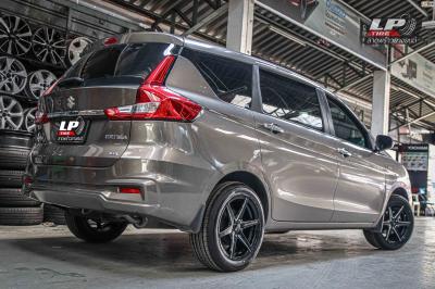 รถ - SUZUKI ERTIGA II (NC) ล้อแม็ก -SSW S379 ดำขลิบเงิน สเปค - 16x7 ET35 5x114.3
รัดยาง - YOKOHAMA V552 เบอร์ - 205/55-16