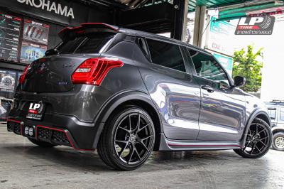 รถ - SUZUKI SWIFT (ป้ายแดง) A2L ล้อแม็ก - LENSO Jager Dyna HD สเปค -17x7.5 ET35 4x100
รัดยาง - YOKOHAMA ES32 เบอร์ - 205/45-17