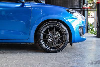 รถ - SUZUKI SWIFT ล้อแม็ก - LENSO Jager Dyna HD สเปค - 17x7.5 ET35 4x100
ยาง - YOKOHAMA ES32 เบอร์ - 205/45-17