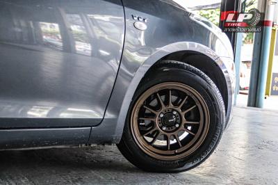 รถ - SUZUKI SWIFT II AZG ล้อแม็ก - KONIG N781 น้ำตาล(MBR2K) สเปค - 15x7.5 ET35 4x100
รัดยาง - ยางเดิม